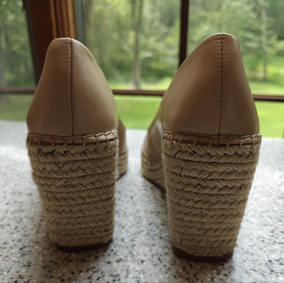 NEW Charles David "GLIDER" Beige and Black Wedge Espadrilles - Picture 7 of 12